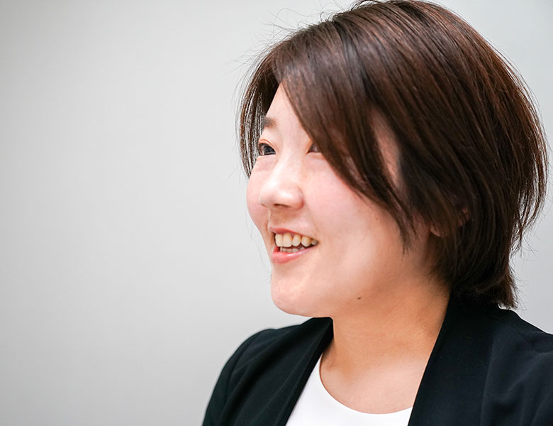 営業部 営業第一課 営業事務係 主任　H.R.